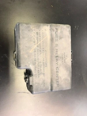 2000 2001 2002 THRU 2005 DODGE NEON RELAY FUSE BOX COVER LID  OEM - Image 1 of 4