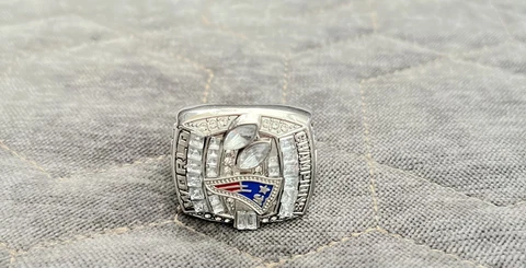2003 New England Patriots Super Bowl Replica / Fan Championship Ring - Brady Cover