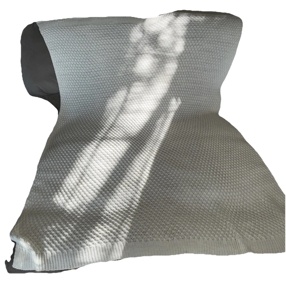 Manta vintage hecha a mano de ganchillo o tejida  Foto 1 de 4