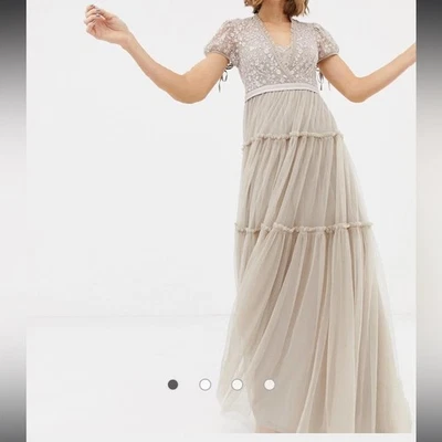 Vestido largo de tul bordado Needle & Thread - talla US 2 Foto 1 de 4