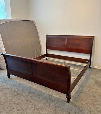 Ethan Allen British Classics King Sleigh Bed, Item #29-5611-6 in #260 Cinnabar - Image 1 of 4