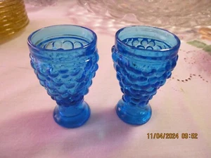 Juego de 2 vasos cordiales en forma de racimo de uva burbujas de vidrio azul barware - Imagen 1 de 5