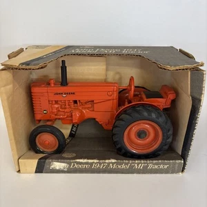 John Deere 1947 Model “ MI” Tractor 1/16 Scale from Ertl in Original Box - Picture 1 of 11