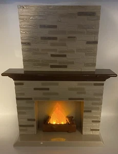 Muñeca Nuestra Generación Chimenea Manto 18” Alto Celebración de Vacaciones Luces y Sonido - Imagen 1 de 10