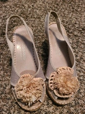 Alpargata Andre Assous Marrón Flor Slide Cuña Talla 6 Foto 1 de 4