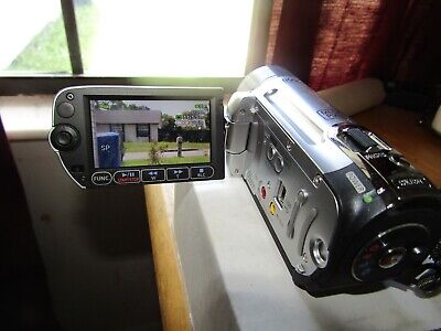 Canon FS10 Built-in Memory 8 GB Camcorder- No Battery- NO CHARGER - Tested Works • 34.99$