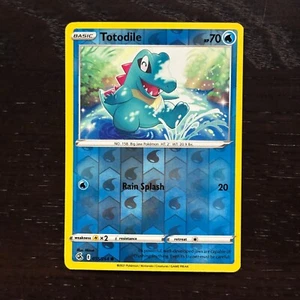 Totodile 055/264 Pokemon Fusion Strike Sword & Shield Reverse Holo Common NM - Picture 1 of 2