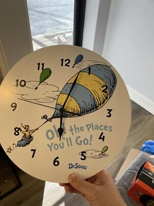 Dr Suess Wanduhr Oh The Places You'll Go - Bild 1 von 1