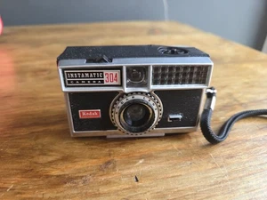 Kodak Instamatic 304 35mm 126 Film Camera Analog Point & Shoot - Picture 1 of 8