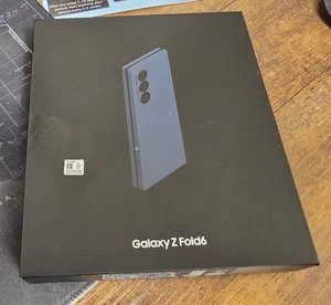 Boîte Samsung Z Fold 6 pour couleur bleu marine - Photo 1 sur 3