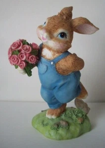 Easter Bunny Tales BASHFUL BOUQUET figurine rabbit with roses - Picture 1 of 5