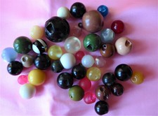 40+ VINTAGE BALL SHAPED PLASTIC buttons - diff. ages/color (60)