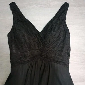 Christina Wu Collection schwarz Spitze V-Ausschnitt tailliert formell Hochzeit langes Kleid Gr. 8 - Bild 1 von 7