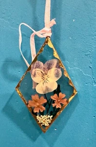 Vtg Pressed Pansy Hanging Suncatcher / Ornament Gold Edging - Picture 1 of 5