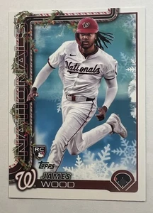 2025 Topps Holiday James Wood R/C Cookie Back Variation SP - Picture 1 of 2
