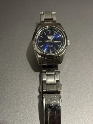 Reloj Automático Mujer Seiko 5 4207-00X0 Tono Plateado Día Fecha Esfera Azul 21 Joyas Foto 1 de 4