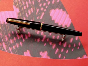 Montblanc Kolbenfüller No. 32 Schwarz-Gold Vintage Füller - Bild 1 von 7