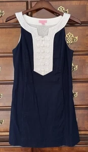 Abito Lilly Pulitzer Shift cotone testurizzato nodo intrecciato ricamato blu navy 4 - Foto 1 di 4