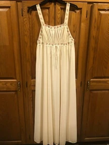 Camicia da notte/negligee nylon rosa carnoso vintage lt di LORRAINE, taglia MED, pizzo elasticizzato - Foto 1 di 11