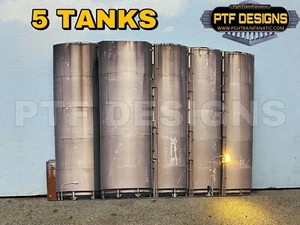 HO Scale Round 5 TANKS Flat / Front 3D Background w/LED, Oil Field Farm Walthers - Picture 1 of 7