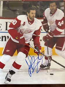 Henrik Zetterberg Detroit Red Wings signed 8x10 Photo - Autograph - Picture 1 of 2
