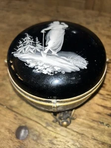 Mujer Goa Bohemia Moser Con Rosa Blanca Vidrio Negro y Caja Baratija Latón - Imagen 1 de 5