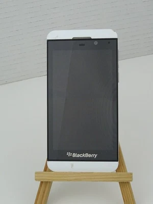 Blackberry Z10 Original 4G Mobile Phone 16GB ROM 2GB RAM 8MP GPS BlackBerryOS - Image 1 of 4