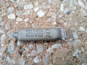Raytheon JRP-1AD4 Subminiatur Pentode Röhre 1AD4 - Bild 1 von 3