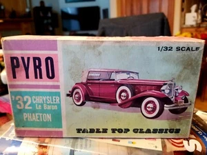 VINTAGE ORIGINAL PYRO 1/32 SCALE 1932 CHRYSLER LE BARON PHAETON MODEL KIT - Picture 1 of 7