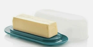 Plato de mantequilla Impressions verde azulado ovalado con cubierta transparente nuevo - Imagen 1 de 1