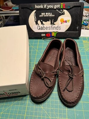 NEW Minnetonka Moosehide Classic SlipOn Moc Chocolate Comfort Shoe 492 Womens 8 - Image 1 of 4