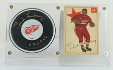 1954-55 PARKHURST HOCKEY #46 Ted Lindsay DETROIT RED WINGS Card SIGNED PUCK COA