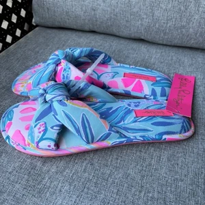 Lilly Pulitzer L/XL Sea Glass Aqua RAINFOREST RETREAT POOL SLIPPERS Lounge NWT - Picture 1 of 11
