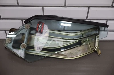 Veículos e trilhas para janela Toyota Celica conversível quarto esquerdo 1984-1985 - Imagem 1 de 4