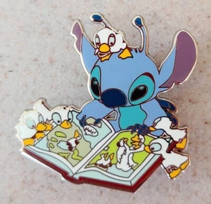 Prendedor de fantasía - Puntada de Disney con lectura de cómic a los patitos patitos - Imagen 1 de 2