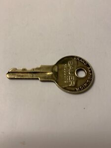 Vintage Key Bauer Products laiton 1-3/4” No. CH751