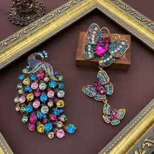 Broche Mariposa Pavo Real Cristal Coloreado Grande Dama Elegante Prendedor - Imagen 1 de 7