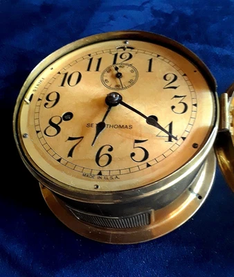 Reloj de barco de latón Seth Thomas de la Segunda Guerra Mundial de colección◇Funciona◇Bonita campana◇Limpio con llave, tornillos de esfera Foto 1 de 4