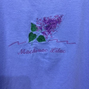 Vintage Mackinac Island Lilac T Shirt Spring Flowers Purple Large Embroidered - Picture 1 of 19