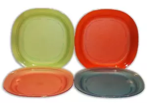 1 New Tupperware Plates Set Square 9.5" Luncheon Lunch Dinner Acrylic Vintage - Picture 1 of 2