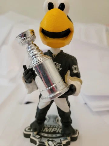 Iceburgh Pittsburgh Penguins 2009 Champ Mascot Bobble Head Stanley Cup NHL Cover