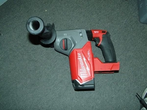 Milwaukee 2912-20 M18 COMBUSTIBLE 1" SDS Plus Rotary Martillo Taladro Herramienta solamente - Imagen 1 de 7