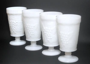 Vintage Milk Glass Footed Tumbler Water Goblet Grapes Set 4 - Foto 1 di 5