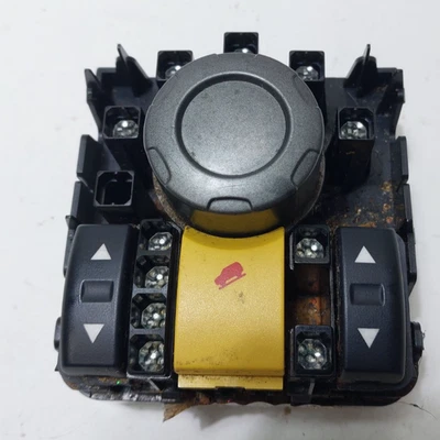 2006-2009 Range Rover Sport Center Console Terrain Control Switch - Image 1 of 4