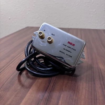 RCA VH100R 10db Audio/Video System Signal Amplifier  2-Way UHF/VHF/FM 50-900MHz - Image 1 of 4