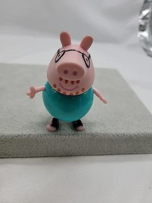 孩之宝 Peppa Pig Daddy Pig 3 玩具人偶蛋糕装饰 PVC  — 第 1/4 张图片