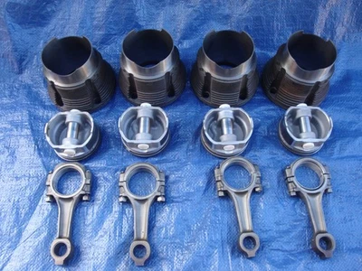 Vintage VW Pistons- Connection Rods and Cylinders Foto 1 de 4