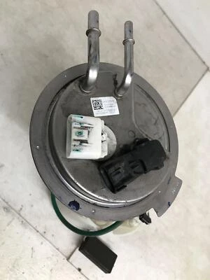 2017-2020 CADILLAC ESCALADE TANK MOUNTED FUEL PUMP W/ SENDING UNIT 13513338 OEM - Image 1 of 4