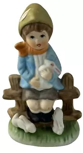 Statuina bambino con coniglietto coniglio primavera pasquale vintage - Foto 1 di 11