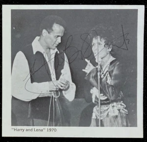 Autografo HARRY BELAFONTE rivista firmata ritaglio attore cantante attivista - Foto 1 di 2